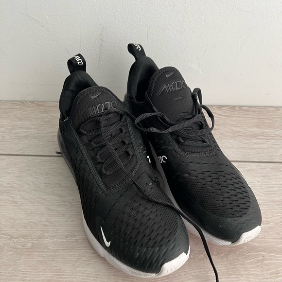Nike 270s - Picture 1 of 4